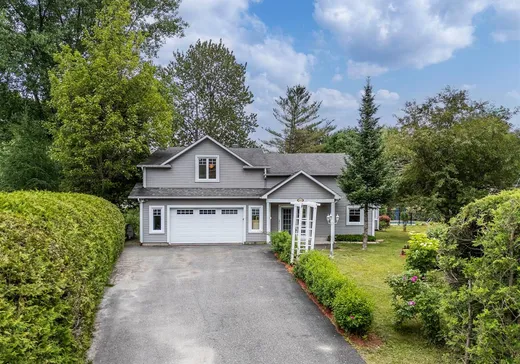 1 1/2 Storey for sale - 634 Av. Stéphane, Magog, J1X7W9