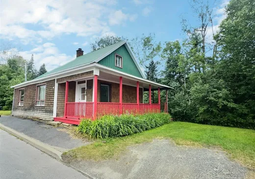 1 1/2 Storey for sale - 434 Rue Principale, Lac-Mégantic, G0Y1H0
