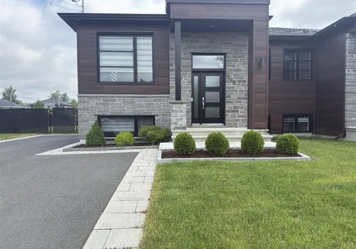 Two or more stories for sale - 590 Rue du Colombard, Drummondville, J2B0Y9