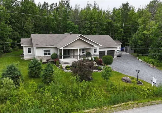 Two or more stories for sale - 240 Rue des Améthystes, Repentigny, J0B2P0