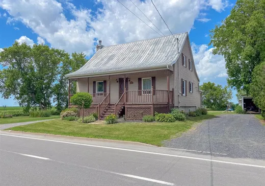 Two or more stories for sale - 154 Rg du Ruisseau N., Saint-Guillaume, J0C1L0