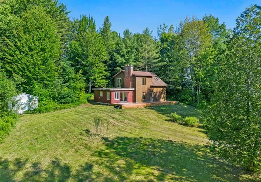 Two or more stories for sale - 38 Rue Véronique, Magog, J1X0K7