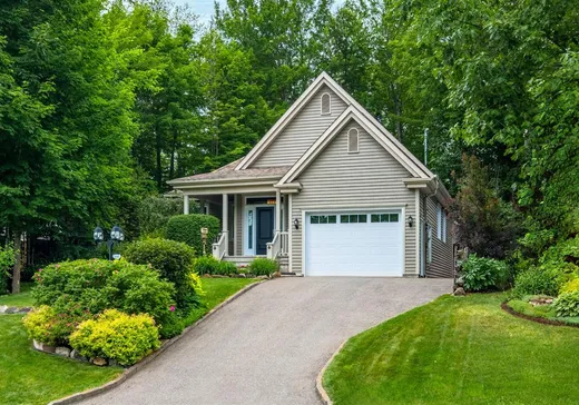Bungalow à vendre - 4646 Rue des Chanterelles, Rock Forest-Saint-Élie-Deauville, J1N4L3