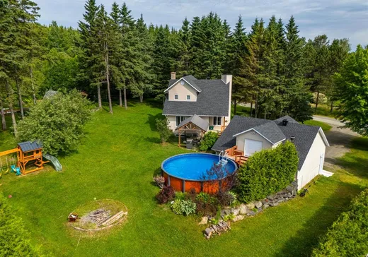 House for sale - 59 Rue St-Pierre, Lac-Mégantic, J0B 1Y0