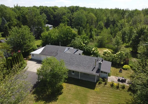 Bungalow for sale - 109 Rue Robert, St-Germain-De-Grantham, J0C1K0