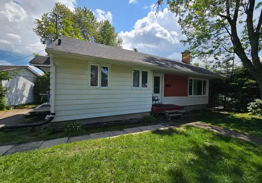 House for sale - 104 Rue du Carillon, Chicoutimi, G7G 3J5