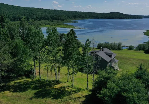Two or more stories for sale - 463 Ch. du Lac-Macaza, Labelle, J0T1R0