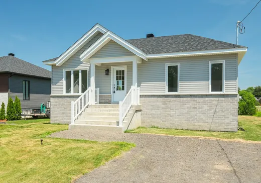 House for sale - 420 Rue Gary, Saint-Roch-de-Richelieu, J0L 2M0