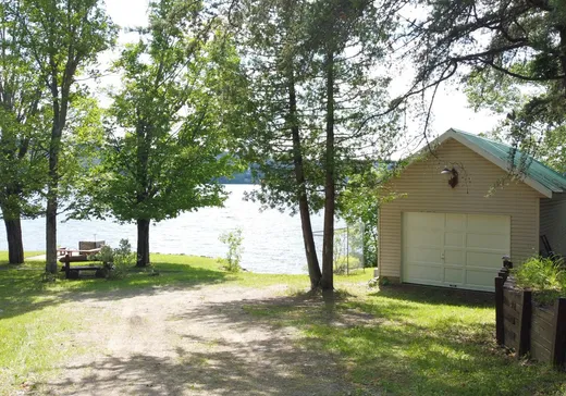 Maison à vendre - 239 Ch. du Lac, Saint-Juste-Du-Lac, G0L 3R0