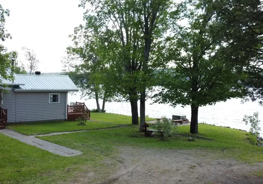 Maison à vendre - 239 Ch. du Lac, Saint-Juste-Du-Lac, G0L 3R0