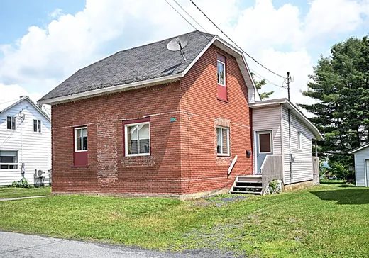 Two or more stories for sale - 437 Rg St-Léon, Saint-Théophile, G0M2A0