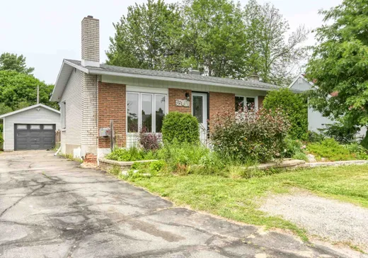 Two or more stories for sale - 321 202e Avenue, Shawinigan, G9T5N9