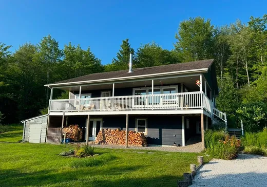 Maison à étages à vendre - 2612 Ch. de la Vallée-Missisquoi, Mansonville, J0E1X0