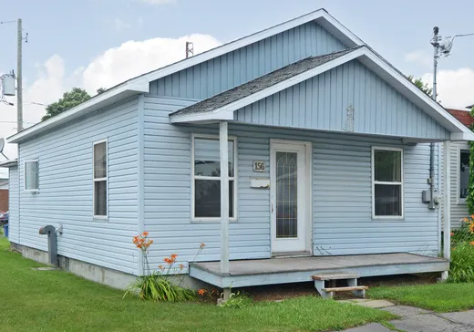 Maison à vendre - 156 Rue St-Joseph, Valleyfield, J6T 1L1