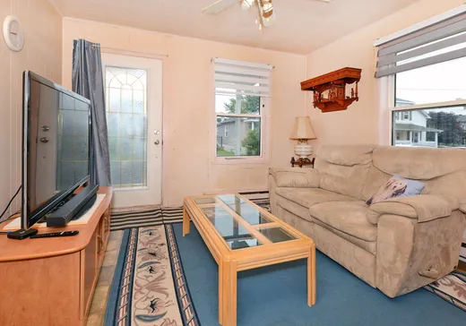 Maison à vendre - 156 Rue St-Joseph, Valleyfield, J6T 1L1
