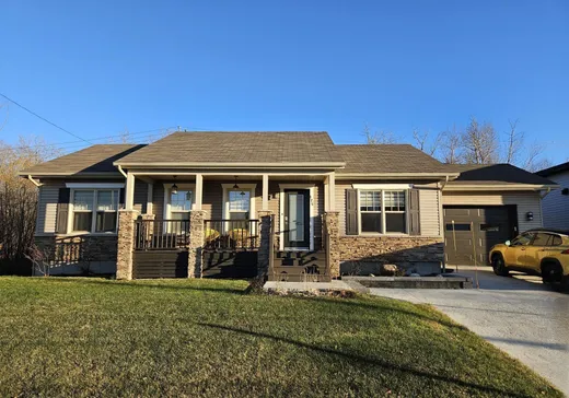 Maison à étages à vendre - 175 Rue Lucien-Lelièvre, Matane, G4W0G9
