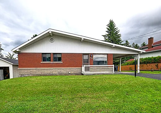 Two or more stories for sale - 449 6e Avenue N., Saint-Georges, G5Z0R7