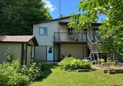 Maison à étages à vendre - 160 Rue Desroches, Saint-Calixte, J0K1Z0