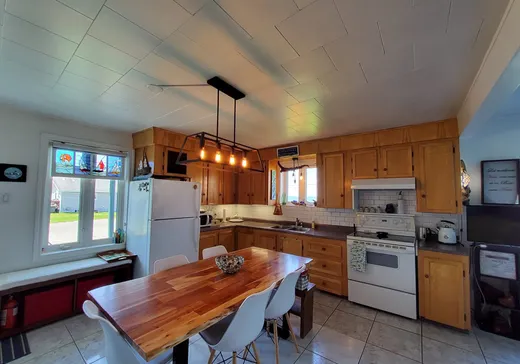 House for sale - 198 Rue de la Mer, Les Mechins, G0J 1T0