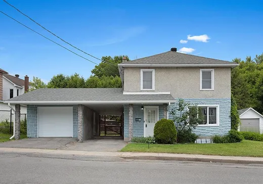 Maison à étages à vendre - 295 Rue Charles, Buckingham, J8L2J7