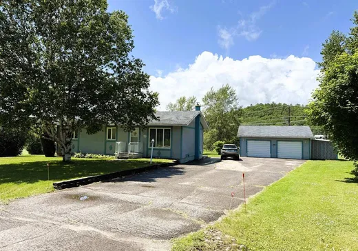 Bungalow à vendre - 109 Rue Principale, Gracefield, J0X1W0