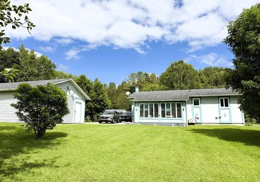 Maison à vendre - 109 Rue Principale, Gracefield, J0X 1W0