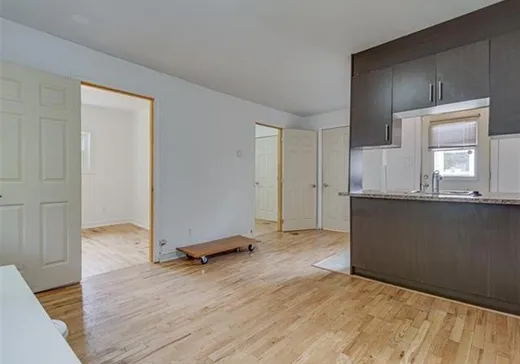 Bungalow for sale - 2589 Rue Desmarteau, Montreal (East), H1L4N2