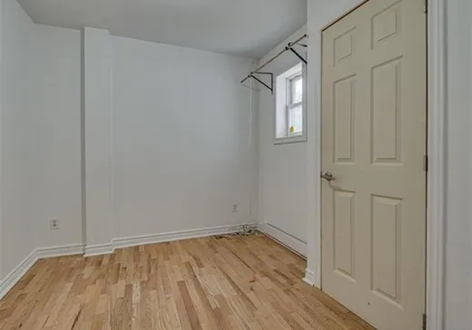 House for sale - 2589 Rue Desmarteau, Montreal (East), H1L 4N2