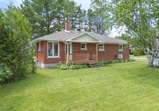 House for sale - 113 Rue Garneau, East Angus, J0B 1R0
