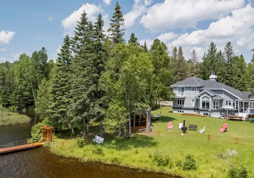 Two or more stories for sale - 141 Rue Guylaine, St-Alexis-Des-Monts, J0K1V0