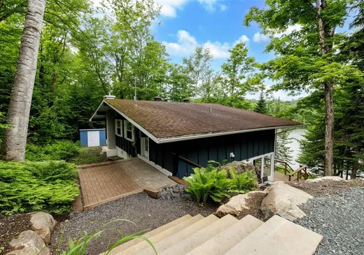 Two or more stories for sale - 1091 Mtée d'Anjou, Saint-Sauveur, J0R1R1
