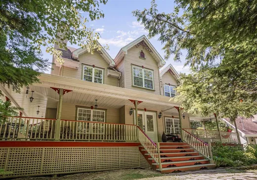 Maison à vendre - 30 Mtée du Pont-Bleu, Saint-Sauveur, J0R 1A0