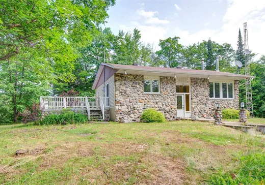 Bungalow à vendre - 175 Rue du Barrage, Saint-Calixte, J0K1Z0