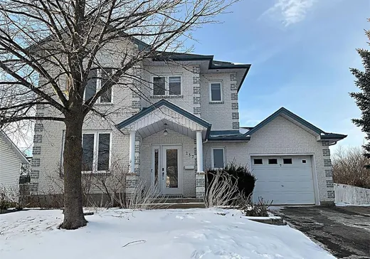Two or more stories for sale - 237 Av. du Bois-Franc, Gatineau, J9J2E7