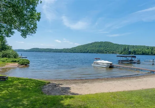 Maison à vendre - 2146 Ch. du Tour-du-Lac, Lac-Des-Plages, J0T 1K0