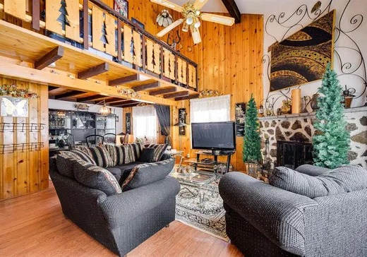 Un étage et demi à vendre - 330-330A Rue de l'Edelweiss, Sainte-Agathe-des-Monts, J8C0J9