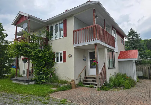 Maison à étages à vendre - 135 Av. Centrale, Matane, G0J3J0