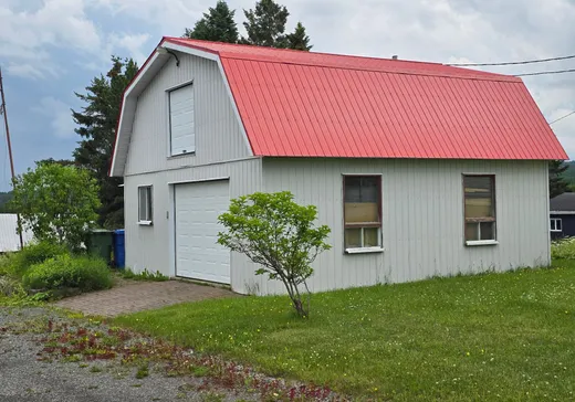 Maison à vendre - 135 Av. Centrale, Matane, G0J 3J0