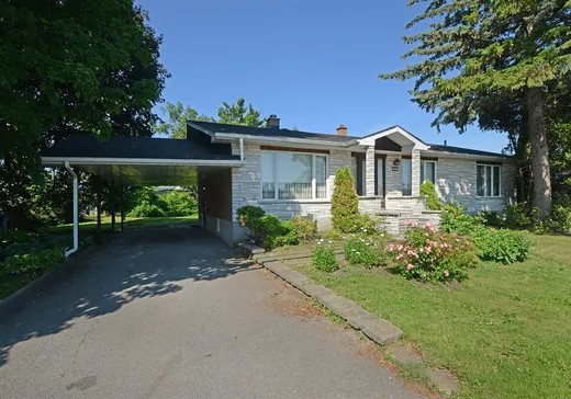 Bungalow à vendre - 57 Boul. Quevillon, Salaberry-de-Valleyfield, J6T3J9