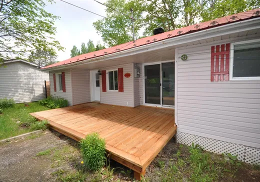 Maison à vendre - 244 Rg St-Nicolas, St-Ferreol-les-Neiges, G0A 3R0