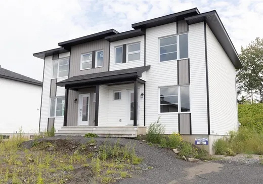 Maison à étages à vendre - 685 Av. Anne-Hébert, Les Rivières, G1P2B1