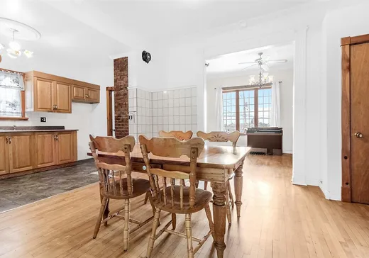 Maison à vendre - 2033 Boul. des Chutes, Beauport, G1C 1W4