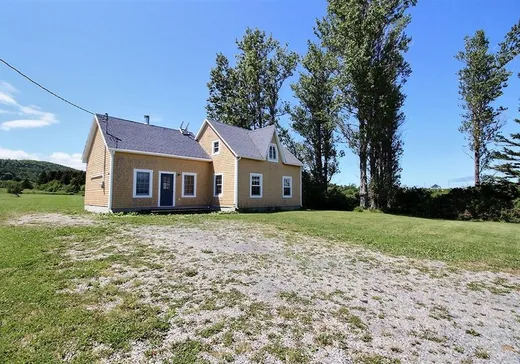 Maison à vendre - 756-758 Boul. du Griffon, Gaspé, G4X 6B1