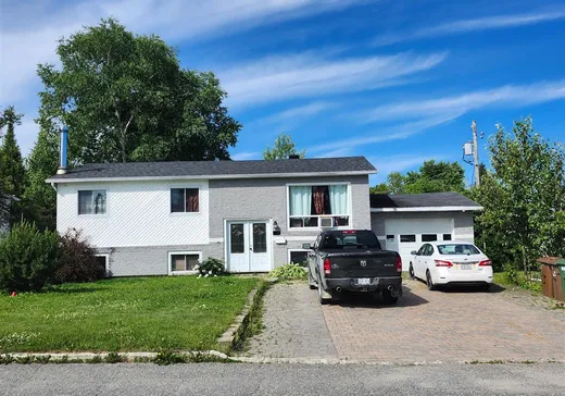 Bungalow for sale - 692 Rue des Sapins, Amos, J9T3N2
