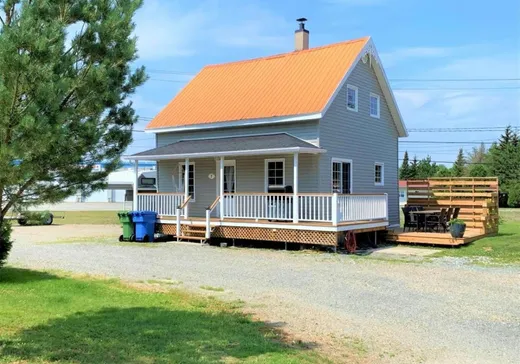 Un étage et demi à vendre - 7 Ch. England, Rouyn-Noranda, J9Y0E9