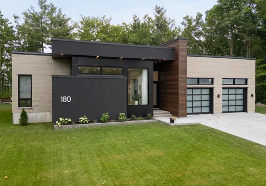 Two or more stories for sale - 180 Rue de la Roche, Rivière-Beaudette, J0P1R0