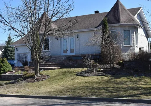 House for sale - 741 Rue Denis, Louiseville, J5V 3A5