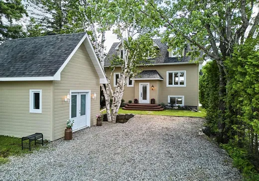 Maison à étages à vendre - 11 Rue Lachapelle, Lac-Des-Plages, J0T1K0