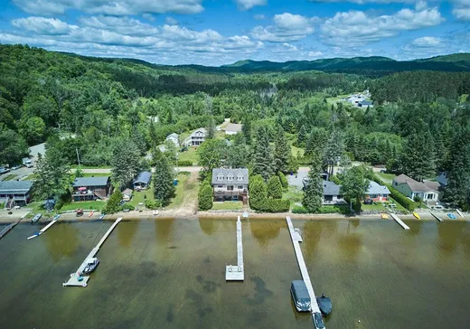 Maison à vendre - 11 Rue Lachapelle, Lac-Des-Plages, J0T 1K0