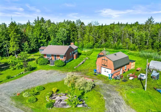 Bungalow à vendre - 44 Ch. Amcon, Saint-Sauveur, J0R1A0